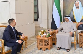 منصور بن زايد يستقبل سفير منغوليا
