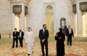 رئيس وزراء اليونان يزور جامع الشيخ زايد الكبير في أبوظبي