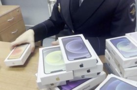 يسرق 53 آيفون بأول يوم عمل له في متجر 