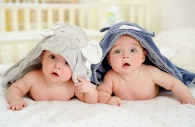 مفاجأة..  التوائم يتأخرون  مبكراً ويتفوقون لاحقاً