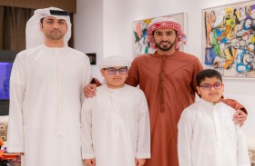 راشد بن حميد يستقبل الطفل سلطان سالم ويشيد بدعمه للمنتخبات الوطنية