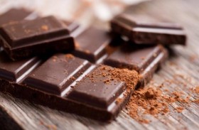شوكولاتة بأرجل الجراد.. حقيقة أم خدعة؟