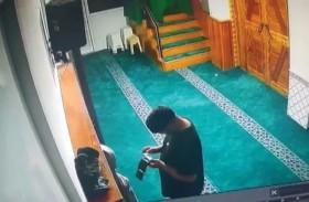 سرقة صندوق تبرعات من مسجد 