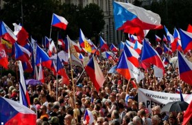 عشية الشتاء.. «غضب» الرأي العام يتصاعد على حكومات أوروبا