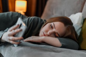 التصفح السلبي لوسائل التواصل الاجتماعي يسبب اضطرابا عقليا لدى الشباب