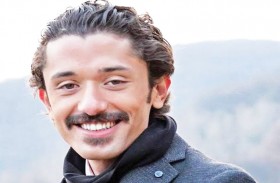 كريم محمود عبد العزيز: تكلمت مع والدي بعد وفاته!
