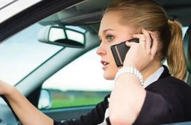 التحدث أثناء القيادة أخطر مما نعتقد.. إليك الأسباب