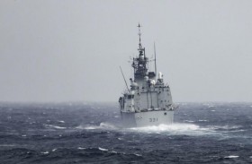 سفينتان أمريكية وكندية تعبران مضيق تايوان