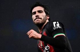 نيوكاسل يضمّ لاعب الوسط الإيطالي تونالي 