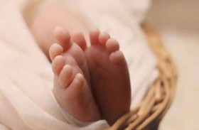 تعرض طفلتها للبيع على فيسبوك