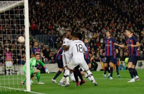 التعادل سيّد الموقف في الفصل الأول من موقعة برشلونة-يونايتد 