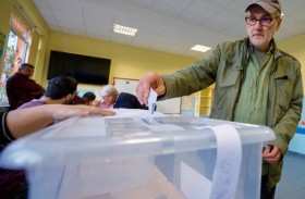 البلغاريون يصوتون في انتخابات تشريعية للمرة الثامنة في خمس سنوات 