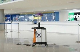 مطار يستخدم روبوتا قاتلا للفيروسات