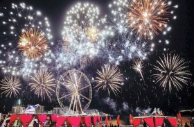 احتفالات متنوعة في دبي بمهرجان ديوالي تشمل الألعاب النارية وعروض النوافير الراقصة 