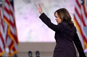 هاريس تواصل جمع التبرعات رغم تخطي «حاجز المليار»