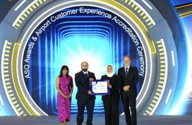 مطار الشارقة يتسلم شهادة تجديد اعتماد برنامج تجربة العملاء من مجلس المطارات الدولي