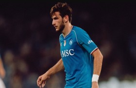 نابولي يسخر من أنباء تجديد عقد كفاراتسخيليا