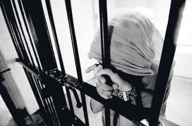 «التفتيش العاري».. شهادات صادمة من سجينات في تركيا