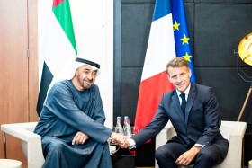 رئيس الدولة والرئيس الفرنسي يبحثان علاقات البلدين والتطورات الإقليمية