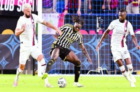 ميلان يدافع عن صدارته أمام يوفنتوس في الكالتشيو