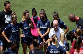 استقالة مفوّضة دوري السيدات الأمريكي وسط فضيحة 