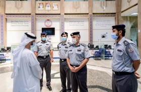 مدير عام شرطة أبوظبي يطلع على جهود شرطة العاصمة لإسعاد المتعاملين