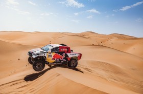 «رالي أبوظبي الصحراوي» فرصة التعويض للعطية والراجحي بعد وداع «داكار»