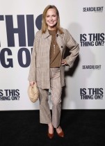 الممثلة الأمريكية ميلورا هاردين لدى حضورها العرض الأول لفيلم «هل هذا الشيء يعمل؟» في سينما فيديوتس في لوس أنجلوس. ا ف ب