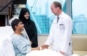 أطباء كليفلاند كلينك أبوظبي ينقذون مريضاً من الصمم