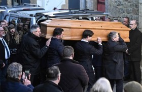 دفن جثمان جان ماري لوبن في مراسم خاصة 