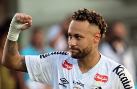 نيمار يمدد مع سانتوس وعينه على المونديال