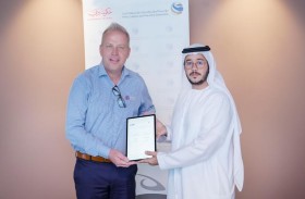 دبي الملاحية والرابطة المهنية لمدربي الغوص توقعان مذكرة تفاهم لتطوير السياحة البحرية في الإمارة