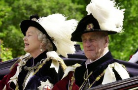 المملكة المتحدة: سنة مروعة للملكة إليزابيث الثانية