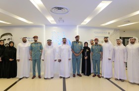 سيف بن زايد يفتتح غرفة جاهزية الدفاع المدني في دبي القائمة على الذكاء الاصطناعي