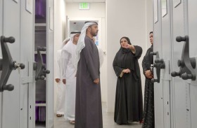 عبد العزيز بن حميد يتفقّد المقر الجديد لأرشيف «أراضي عجمان»