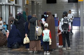 قرغيزستان تنقل من سوريا 100 من نساء وأطفال المتطرفين
