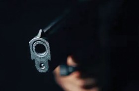 بسبب «التفتيش بهاتفه».. يضرم النيران في زوجته