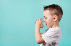 ما هي كمية الماء التي يجب أن يشربها الأطفال في موجة الحر؟