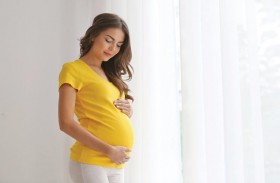 الجنين يتعلّم من الأصوات الأولى داخل الرحم