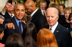 ما حقيقة التوترات بين معسكري أوباما وبايدن؟