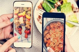 مواقع التواصل تؤثر على خياراتنا الغذائية