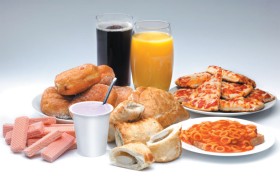 الأطعمة فائقة المعالجة تجعل الأطفال أكثر قلقا وعدوانية