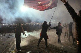 الاحتجاجات تتواصل في تركيا واعتقال سبعة صحفيين 