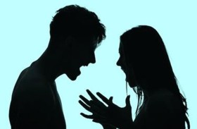شجار عنيف .. بين طبيب وطليقته 