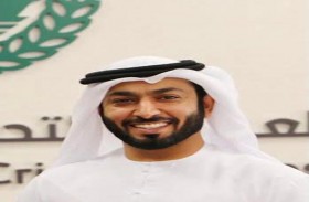 شرطة دبي تسلم سائحة بريطانية قطعة ألماس ثمينة فقدتها في سيارة أجرة