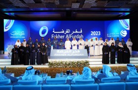 جمارك دبي تكرم 1200 موظف  من أصحاب سنوات الخدمة المستمرة