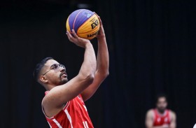 النقبي يحمل علم الإمارات في افتتاح آسيوية الشباب الليلة