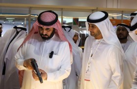 طالب بن صقر القاسمي يزور جناح تسليح في معرض أبوظبي للصيد والفروسية 