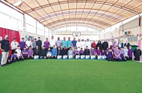 لاعبو كرة القدم لدبا الفجيرة يزورون مدرسة ينابيع المعرفة 