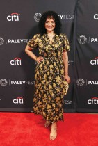 الممثلة الأمريكية جودي رييس لدى حضورها عرض مسلسل  Scrubs  في مهرجان PaleyFest LA في هوليوود. ا ف ب 